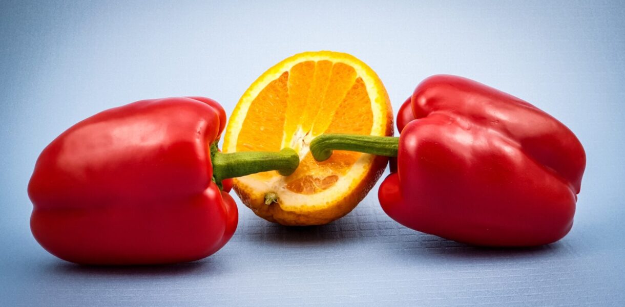 red bell pepper beside sliced lemon